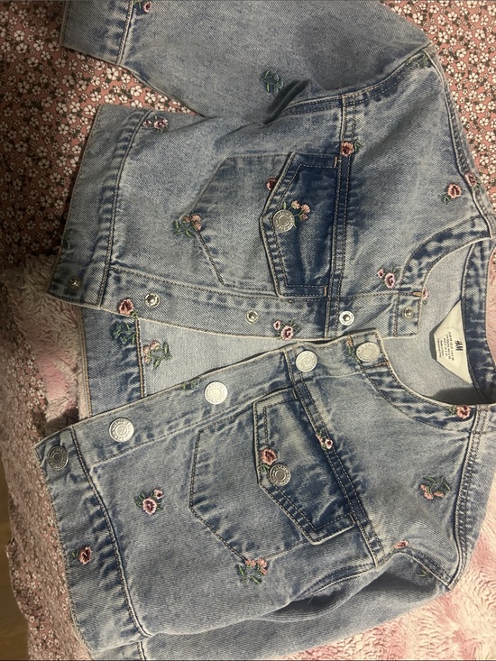 H&M Other - H&M 3t Light Wash Embroidered Floral Denim Jacket